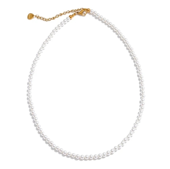 Gorgeous Must Have Pearl Necklace - Picture 9 of 9